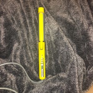 3 Day Bender Drybar curling iron